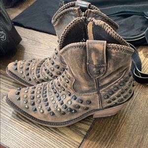 Meet your Posher, Janet